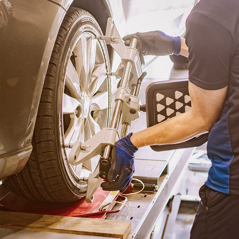 Automobile low - Wheel Alignment